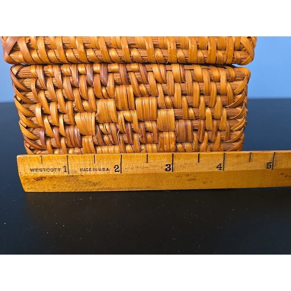 Handmade Straw Woven Storage Basket with Lid Makeup Gift Organizer Storage Box